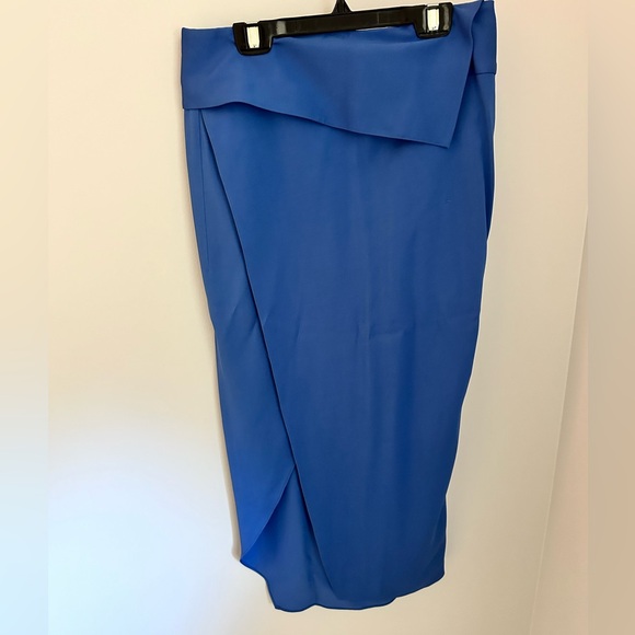 NWT Michelle Mason Wrap-effect satin-crepe midi skirt in Periwinkle - size 4 - Picture 4 of 7